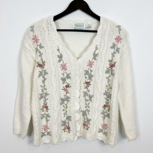 Vintage Shennanigans White Floral Embroidered Cardigan Size Medium Cottagecore